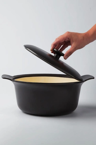 Berghoff Black Ron Cast 4.4 Quart Iron Covered Stockpot In Multi