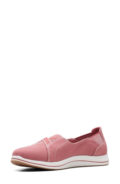 Clarks Breeze Skip Slip-on Sneaker In Dusty Rose