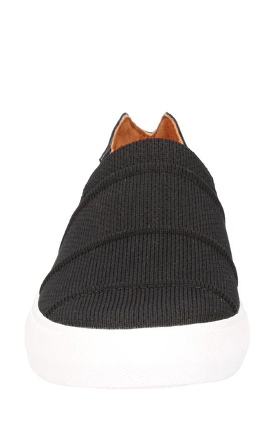 L'amour Des Pieds Kahan Slip-on Shoe In Black