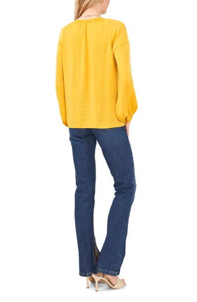 Vince Camuto Hammered Satin Blouse In Mosaic Mustard