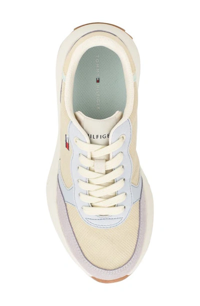 Tommy Hilfiger Zidya Sneaker In Medium Natural 101