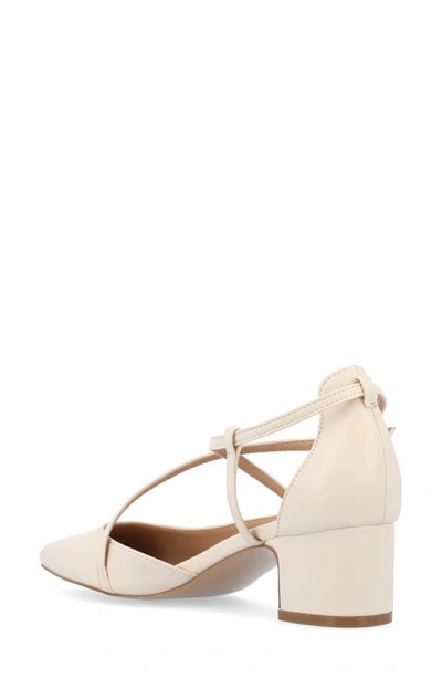 Journee Collection Galvinn Pump In Bone