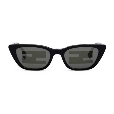 Shop Fendi Eyewear Cat In Black