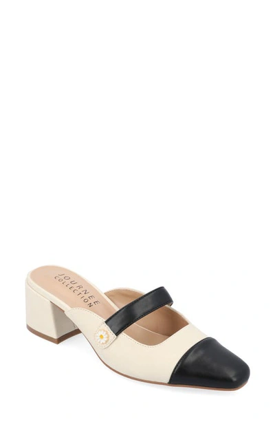 Journee Collection Dalla Pump In Cream