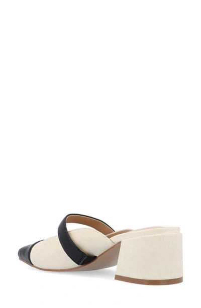 Journee Collection Dalla Pump In Cream