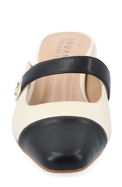 Journee Collection Dalla Pump In Cream