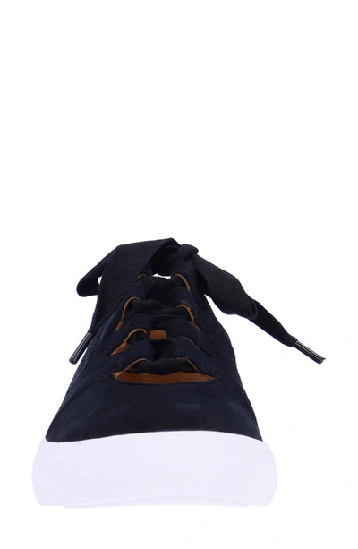 L'amour Des Pieds Kanav Sneaker In Black