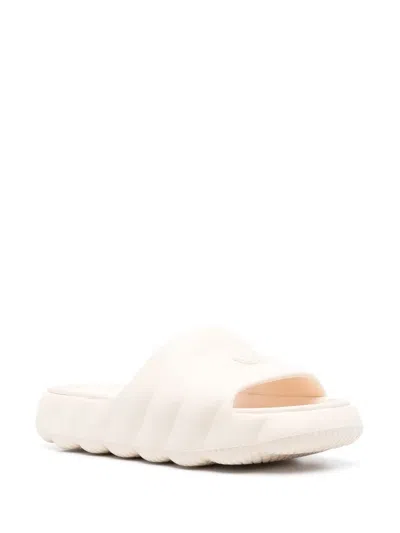 Moncler Modern White Sandals With Cushioned Strap In Nude