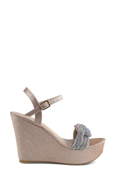 Touch Ups Gemini Platform Wedge Sandal In Champagne