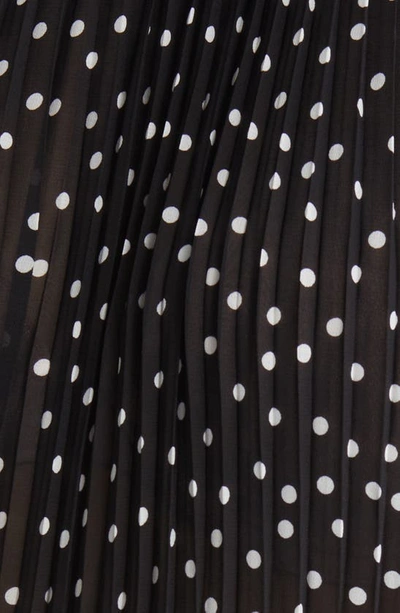 Nikki Lund Jenna Pleated Blouse In Black