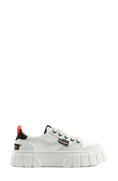 Palladium Pallatower Lo Platform Sneaker In Star White