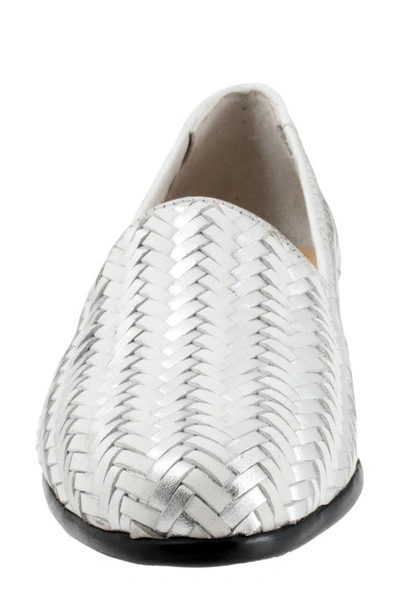 Trotters Liz Iii Flat In White/ Silver