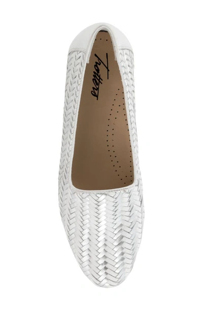 Trotters Liz Iii Flat In White/ Silver