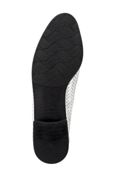 Trotters Liz Iii Flat In White/ Silver