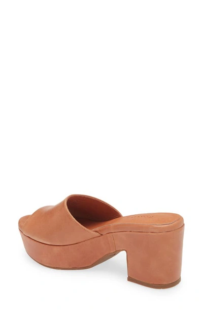 Chocolat Blu Giselle Platform Sandal In Caramel Leather
