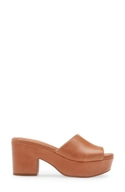 Chocolat Blu Giselle Platform Sandal In Caramel Leather