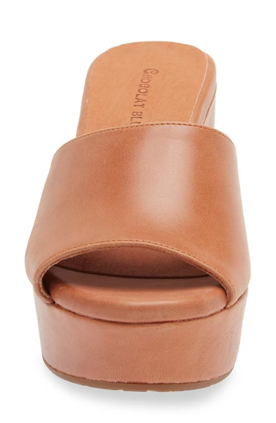 Chocolat Blu Giselle Platform Sandal In Caramel Leather