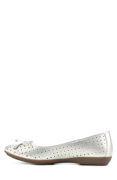 Cliffs By White Mountain Cheryl Ballet Flat In Platino Metallic Smooth