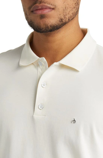Rag & Bone Interlock Slim Fit Performance Polo In Ivory