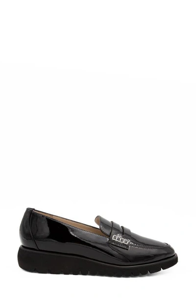Amalfi By Rangoni Embrezza Wedge Loafer In Black Vernice