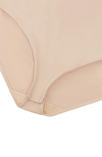 Wolford Formfitting Sleeveless V-neck Bodysuit In Powder