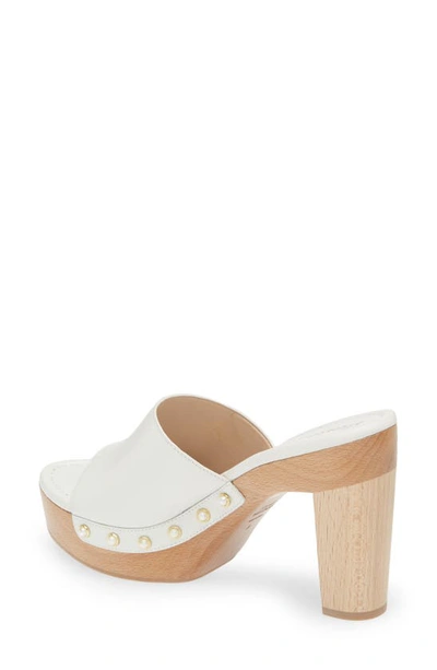 Stuart Weitzman Pearl Clog 85 Sandals In White.