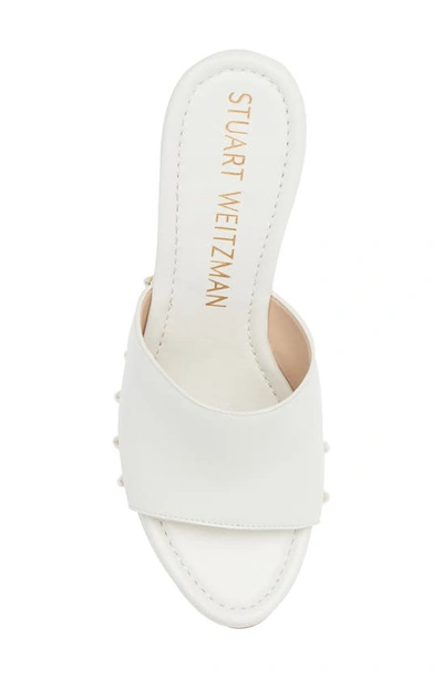 Stuart Weitzman Pearl Clog 85 Sandals In White.