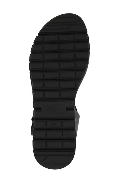 Mia Women's Kayci Platform Round Toe Sandals In Black Burn