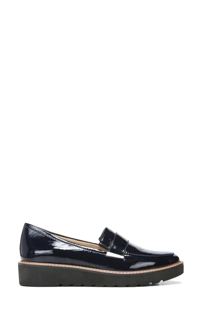 Naturalizer Adiline Loafer In Navy