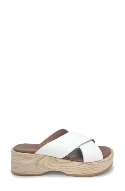 Gentle Souls By Kenneth Cole Orion Crisscross Platform Sandal In White