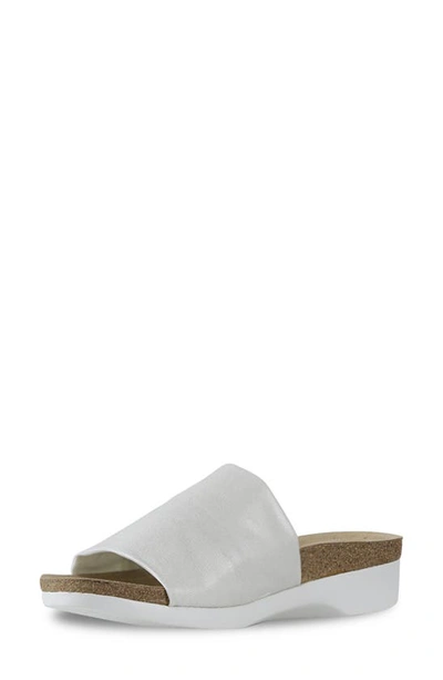 Munro Casita Slide Sandal In Metallic White Shimmer