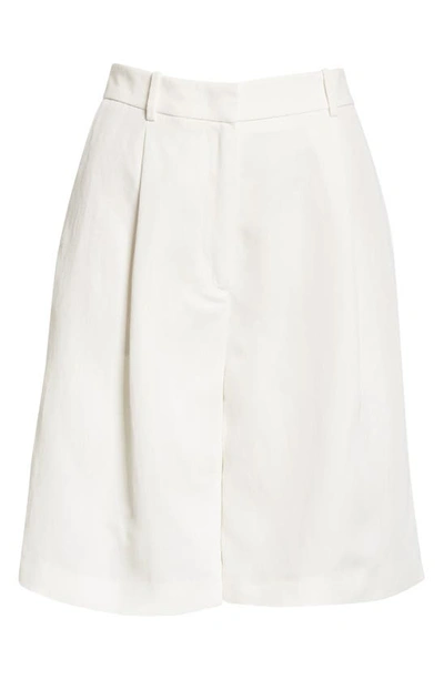 Shop Fabiana Filippi Linen Blend Bermuda Shorts In Bianco