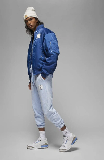 Shop Jordan Essentials Statement Fleece Sweatpants In Ice Blue/ Sail