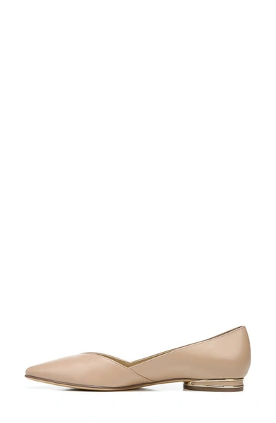 Naturalizer Havana Womens Pointed Toe Flats In Creme Brulee
