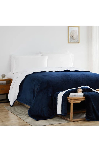 Southshore Fine Linens Microfleece Faux Shearling Lined Reversible Throw Blanket In Navy Blue