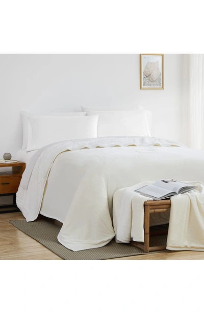 Southshore Fine Linens Microfleece Faux Shearling Lined Reversible Throw Blanket In Cream