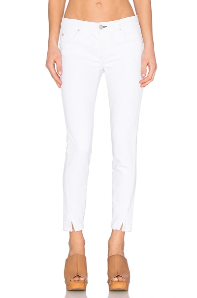 Amo Cropped Distressed Jeans In Sea Salt