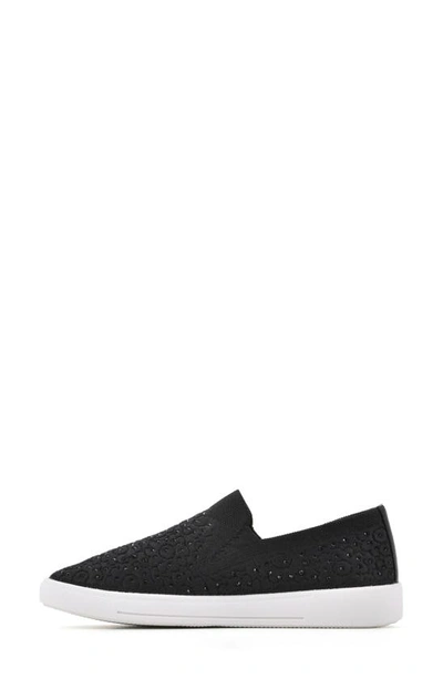 White Mountain Footwear Unit Knit Slip-on Sneaker In Black/ Fabric