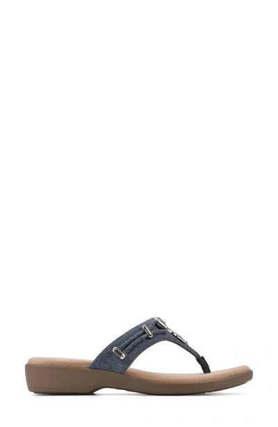 Cliffs By White Mountain Bailee Womens Slip On Embellished Thong Sandals In Dark Blue/ Denim Fabric