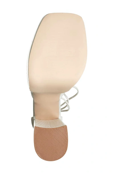 Chase & Chloe Wolfe 2 Croc Embossed Platform Pump In White Croc