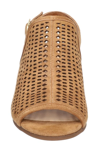 Bella Vita Emmalyn Womens Laser Cut Leather Block Heels In Dark Tan Suede Leather