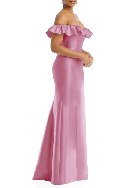 Alfred Sung Off The Shoulder Ruffle Satin Trumpet Gown In Powder Pink