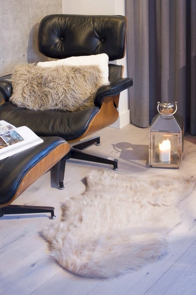 Luxe Faux Fur Gordon Rug In Taupe