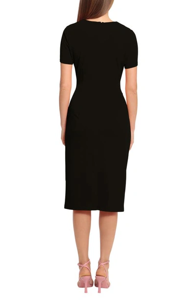 Maggy London Ruched Short Sleeve Midi Dress In Black
