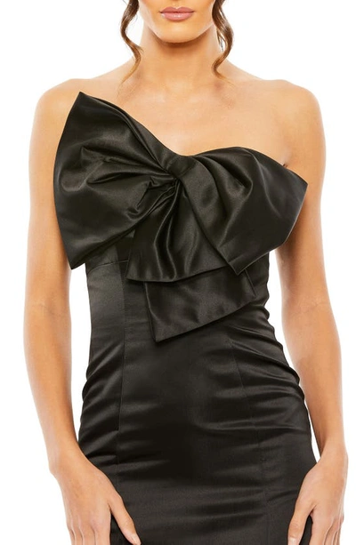 Mac Duggal Strapless Satin Mermaid Gown In Black