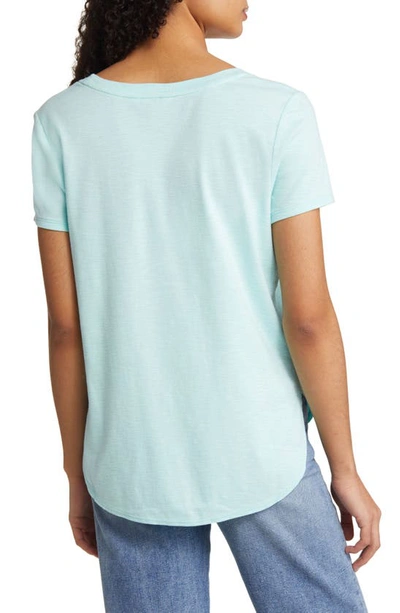 Shop Tommy Bahama Ashby Isles Curve Hem T-shirt In Aquarius