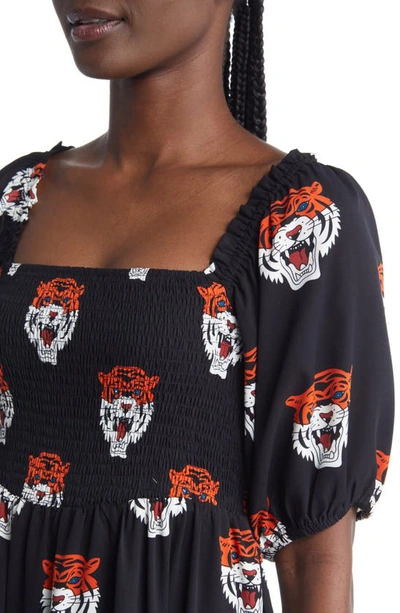 Dressed In Lala Dressed In Black Tigress