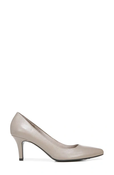 Lifestride Sevyn Pointed Toe Pump In Stone