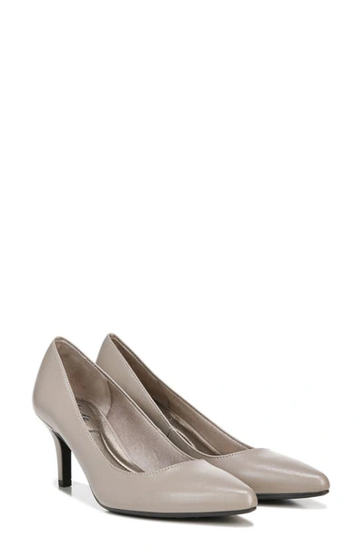 Lifestride Sevyn Pointed Toe Pump In Stone