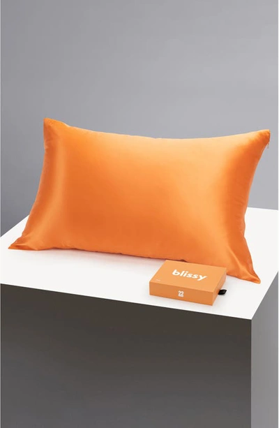 Blissy Mulberry Silk Pillowcase In Coral